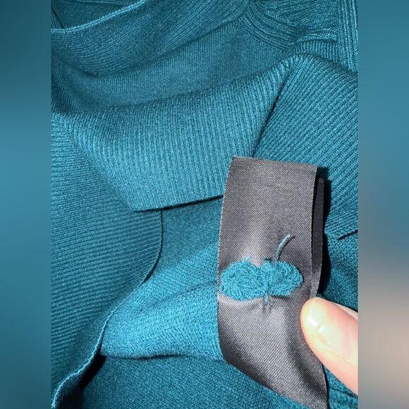 Anthropologie Women’s Green Elise Off The Shoulder Long Sleeved Sweater Small - Picture 7 of 12